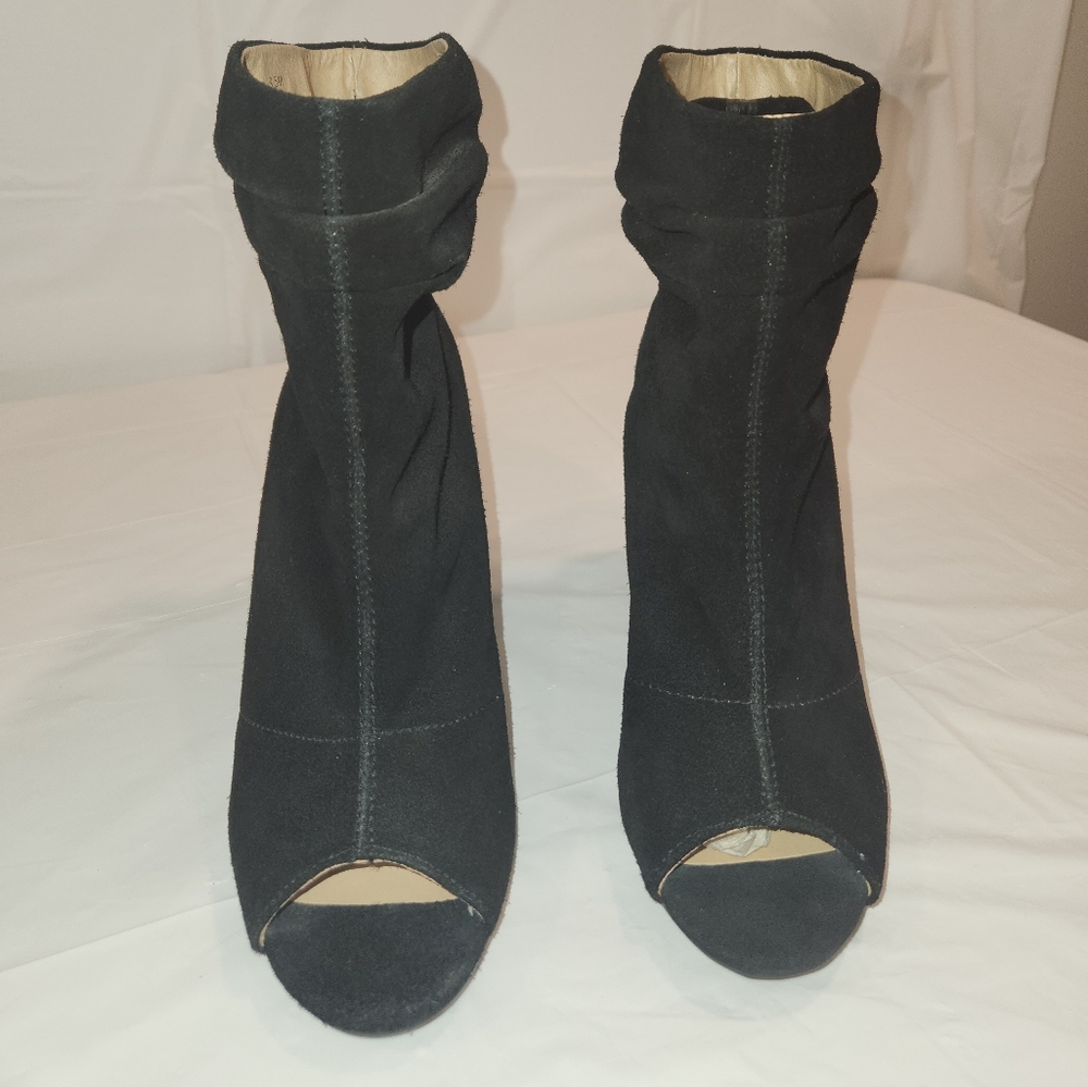 Nine West Black Suede Slouchy Peep Toe Booties Sizw 9.5M. NEW - NEVER WORN!